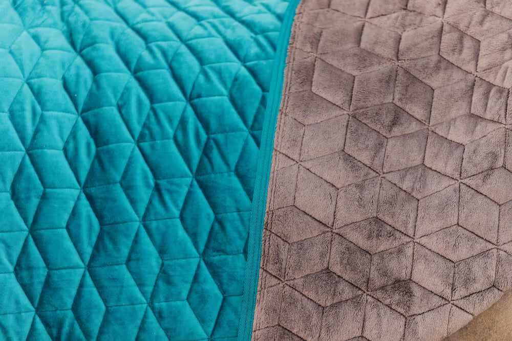 Kentucky Velvet Show Rug - Cube Quilt