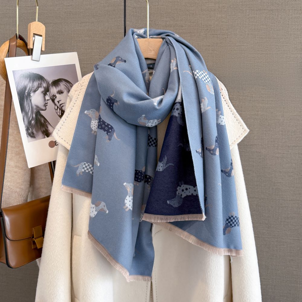 CUTIE Daschund in Rug Cashmere Blend Pashmina/Shawl
