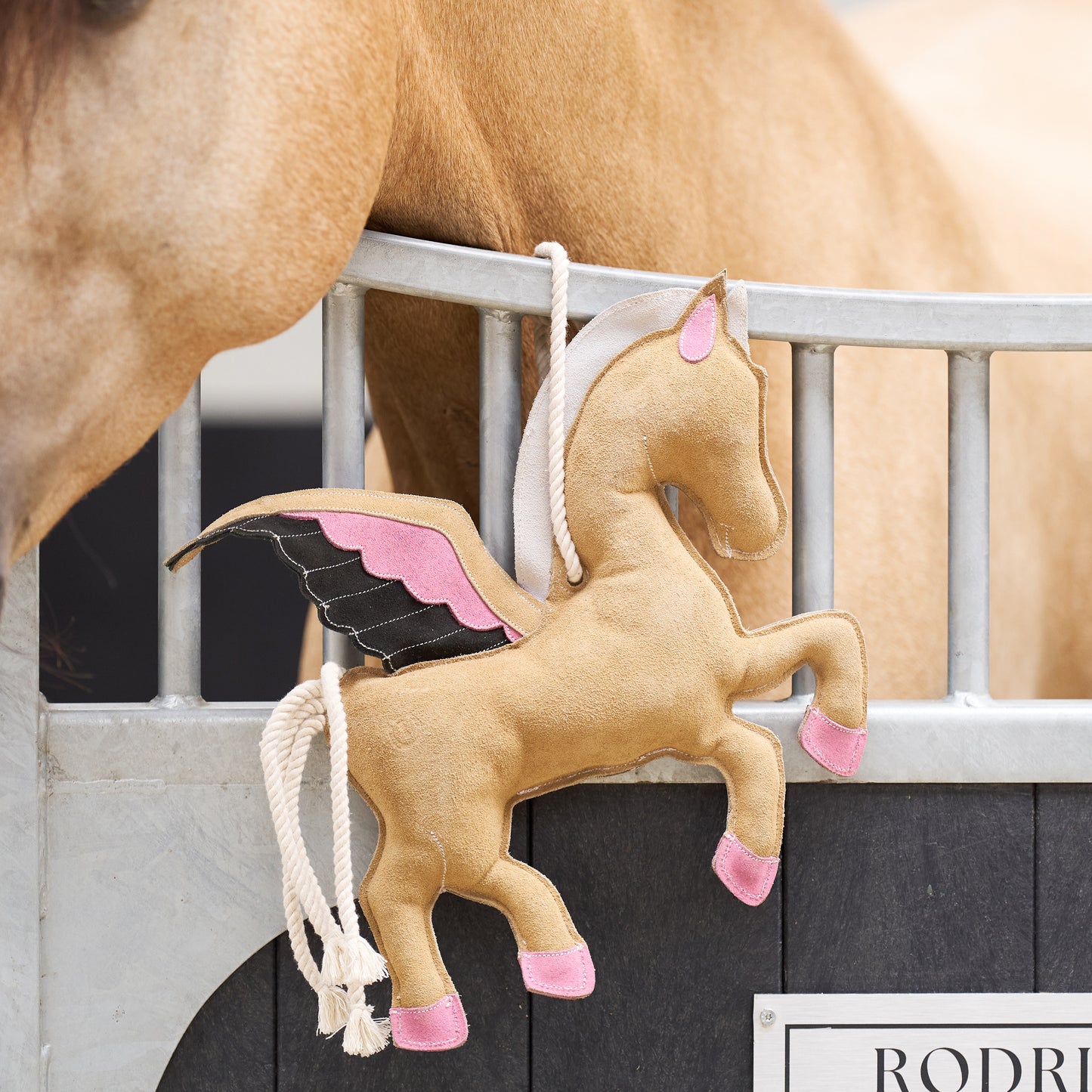 Imperial Riding IRHStable Buddy Pegasus