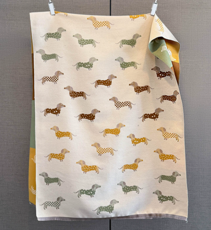 CUTIE Daschund in Rug Cashmere Blend Pashmina/Shawl