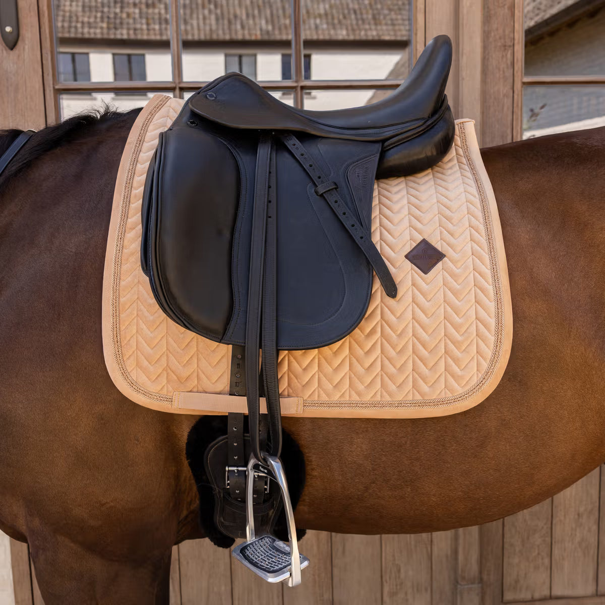 Kentucky Saddle Pad Velvet Mini Pearls - Dressage