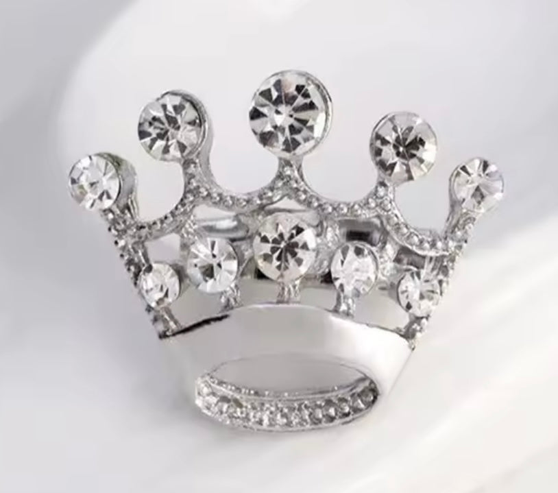 The Horse Den Crown Pin