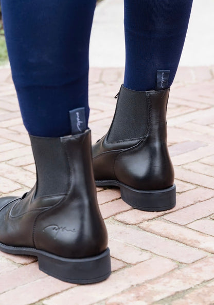 Dy’on Front Zipper Short Boots