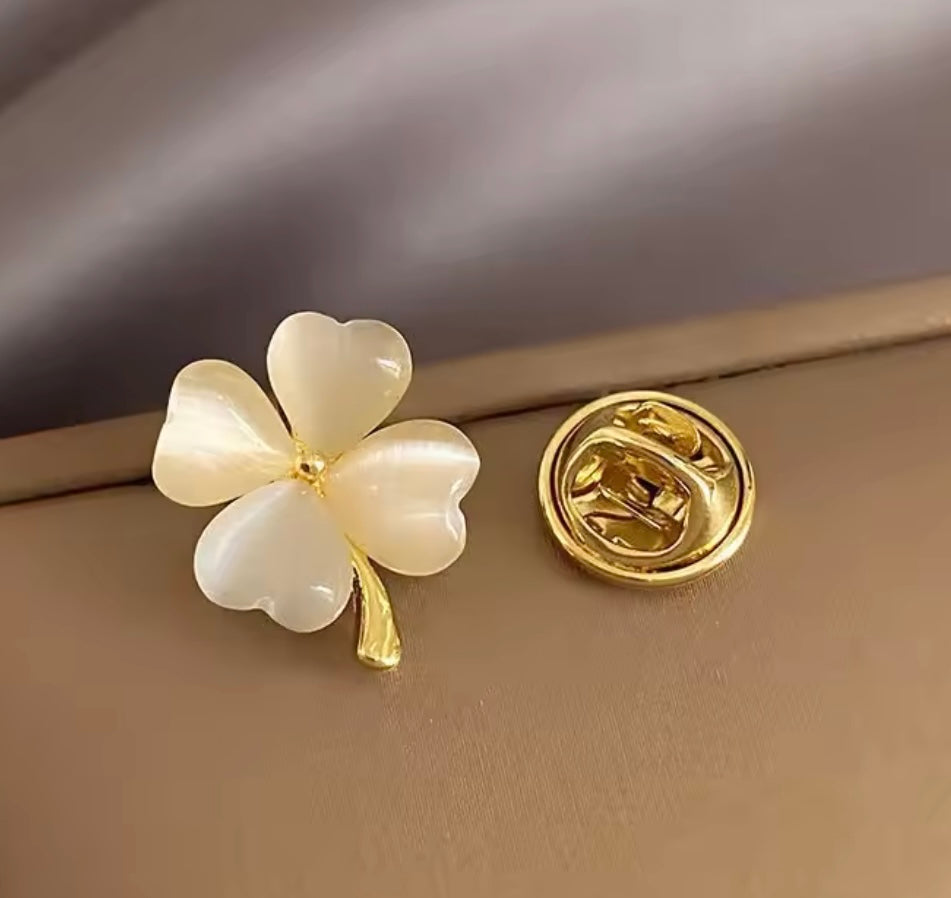 The Horse Den Clover Pin