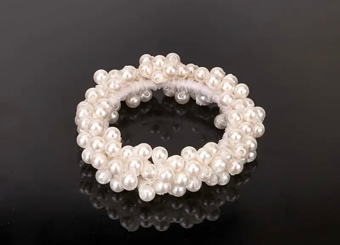 THD Imitation Pearl Scrunchie