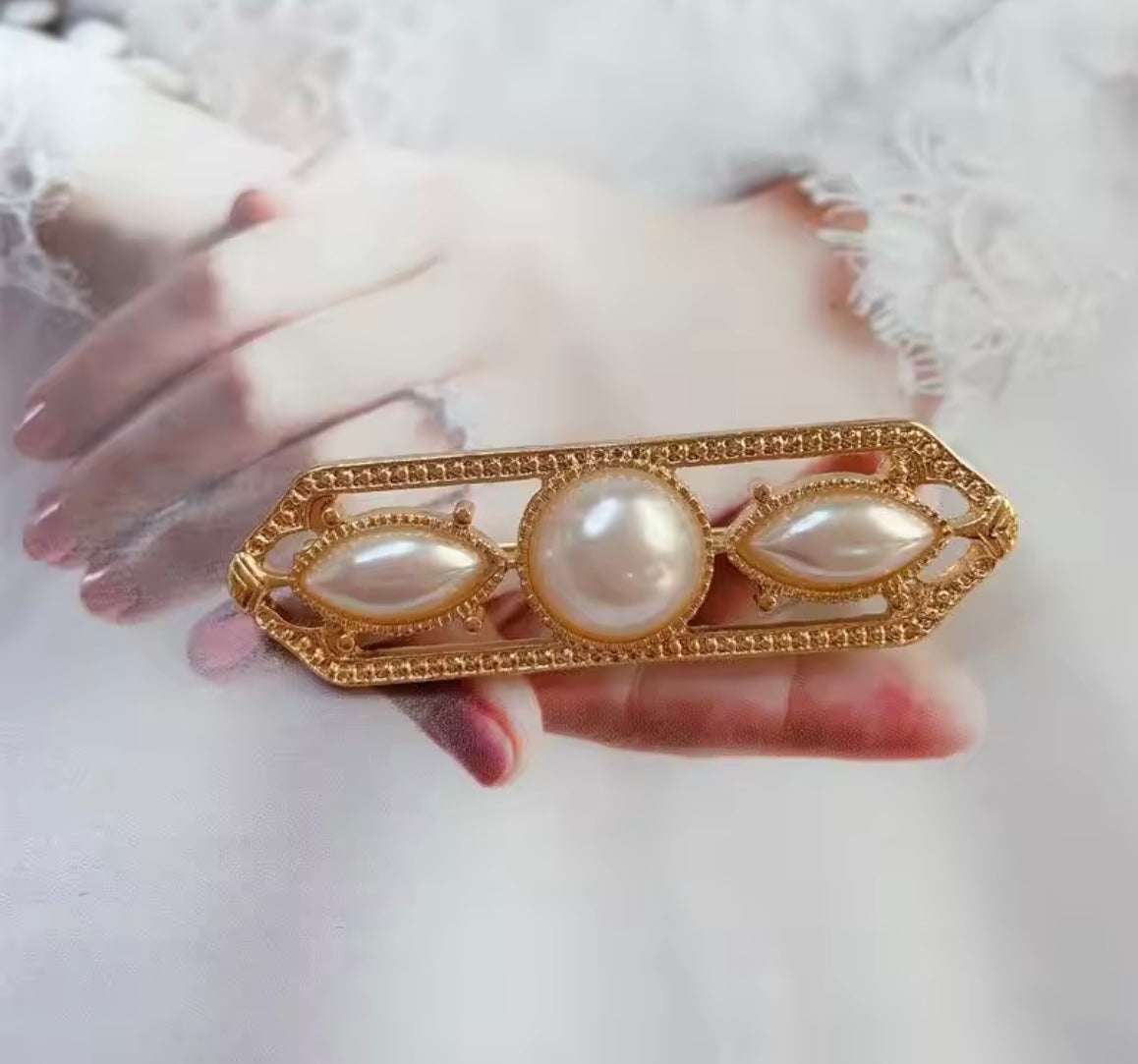 The Horse Den Pearl Stock Pin