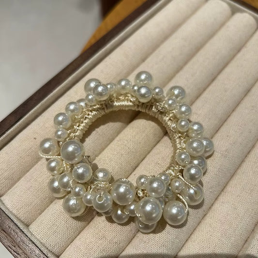 CINDY Big Pearl Scrunchie