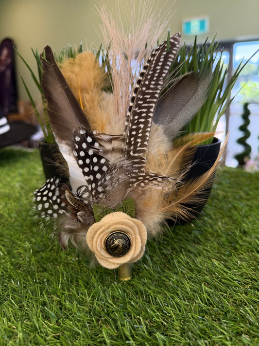 Parkhill Feather Pin Tan